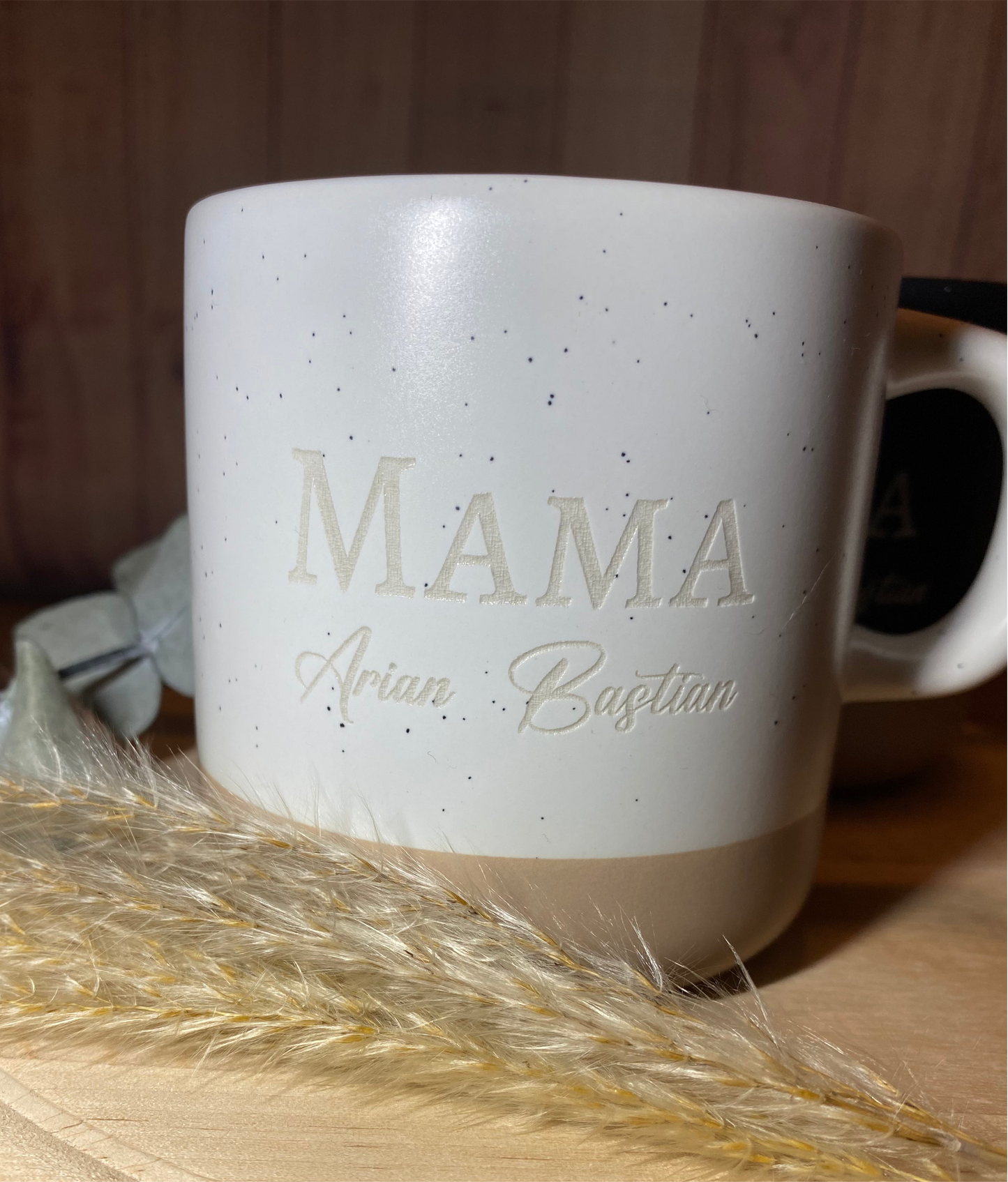 Keramiktasse mit Gravur