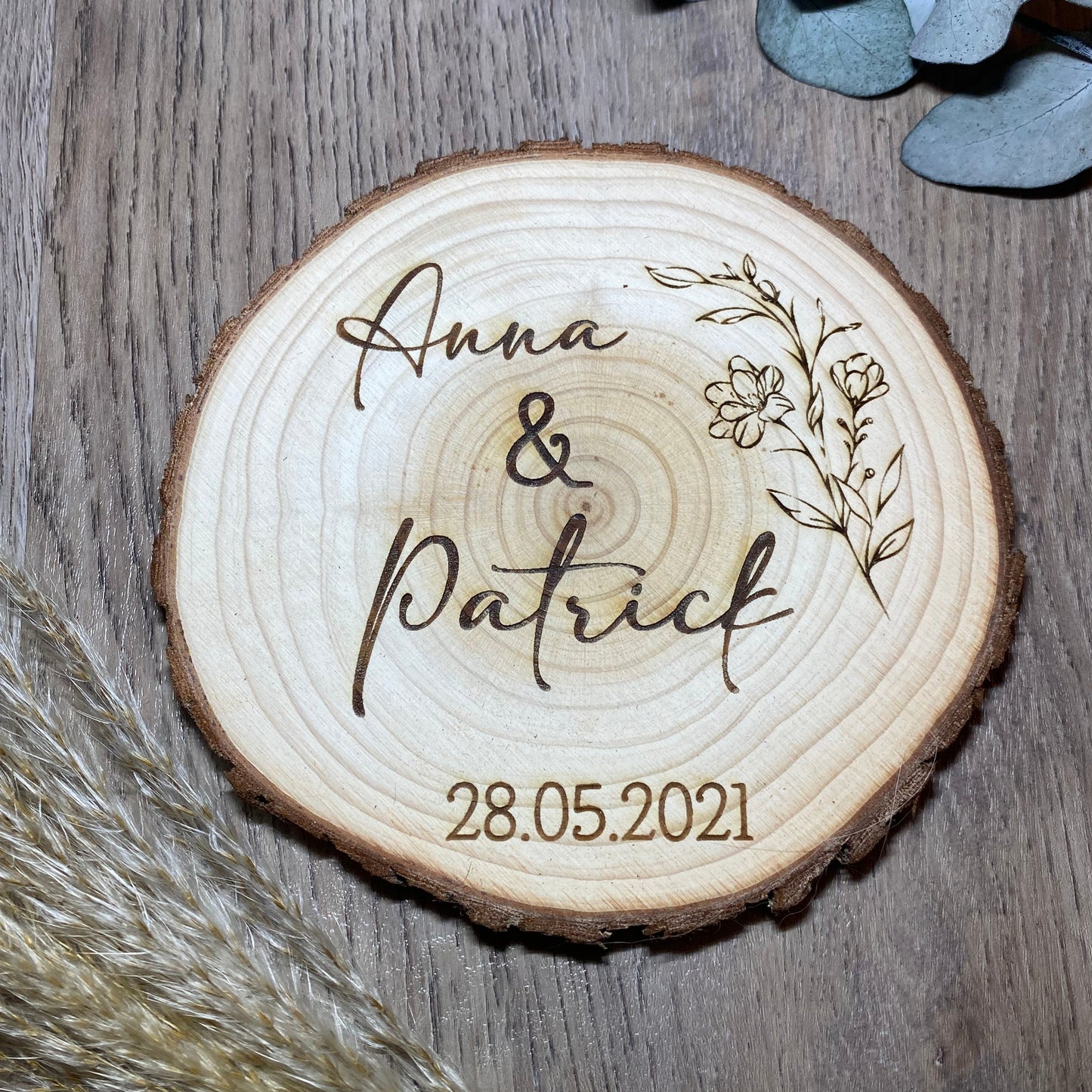 Personalisierte Holzscheibe zur Hochzeit