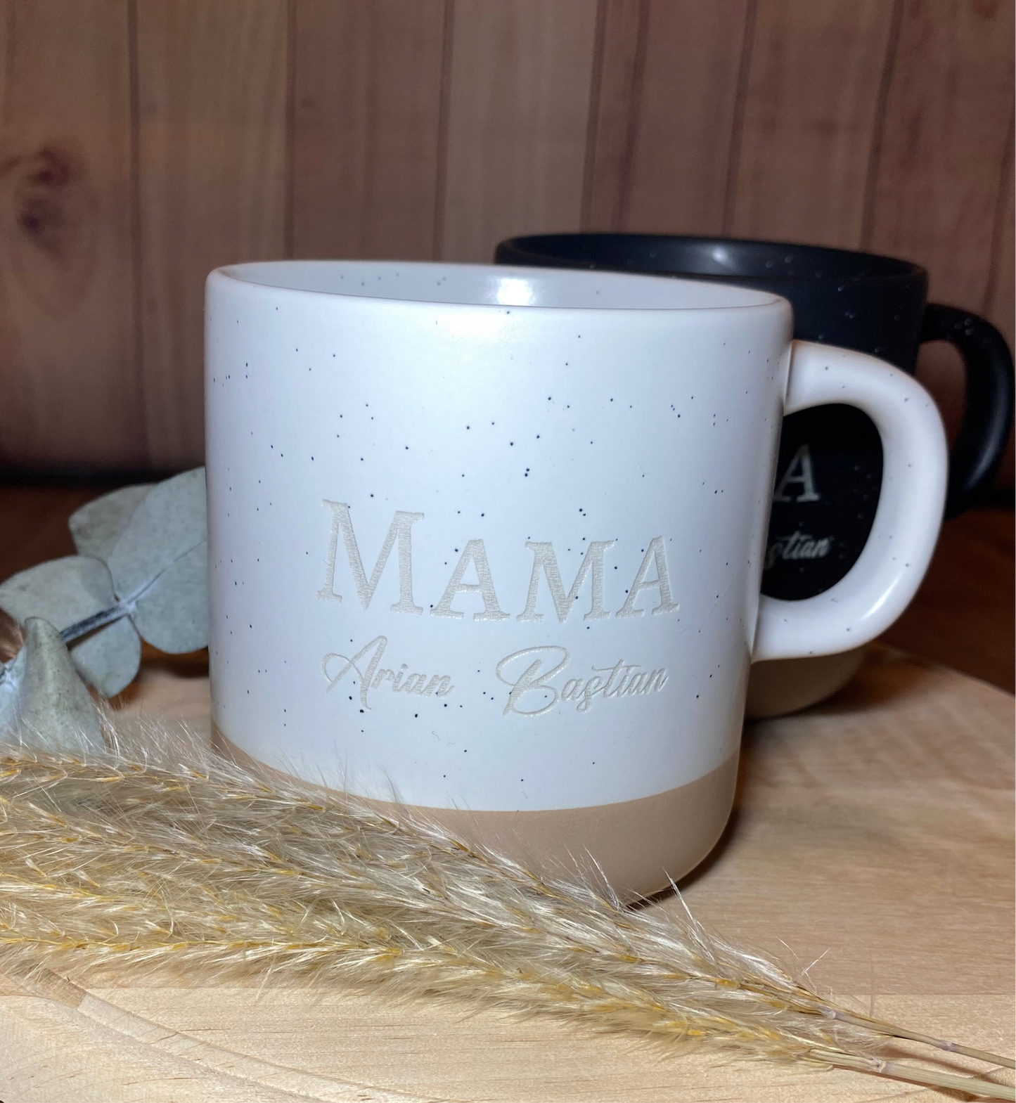 Keramiktasse mit Gravur