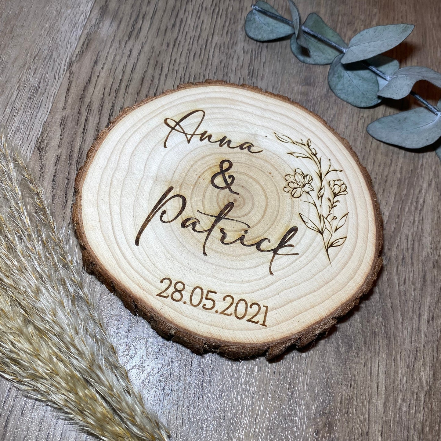 Personalisierte Holzscheibe zur Hochzeit