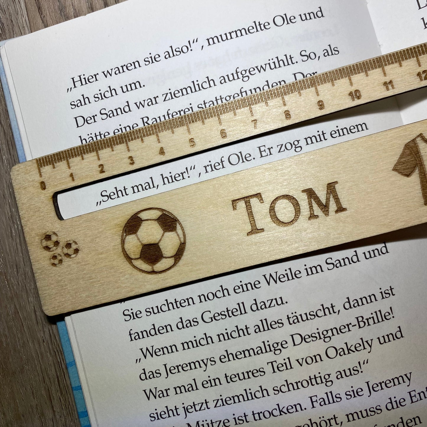 Lineal mit Lesehilfe für den Schulstart mit Namen