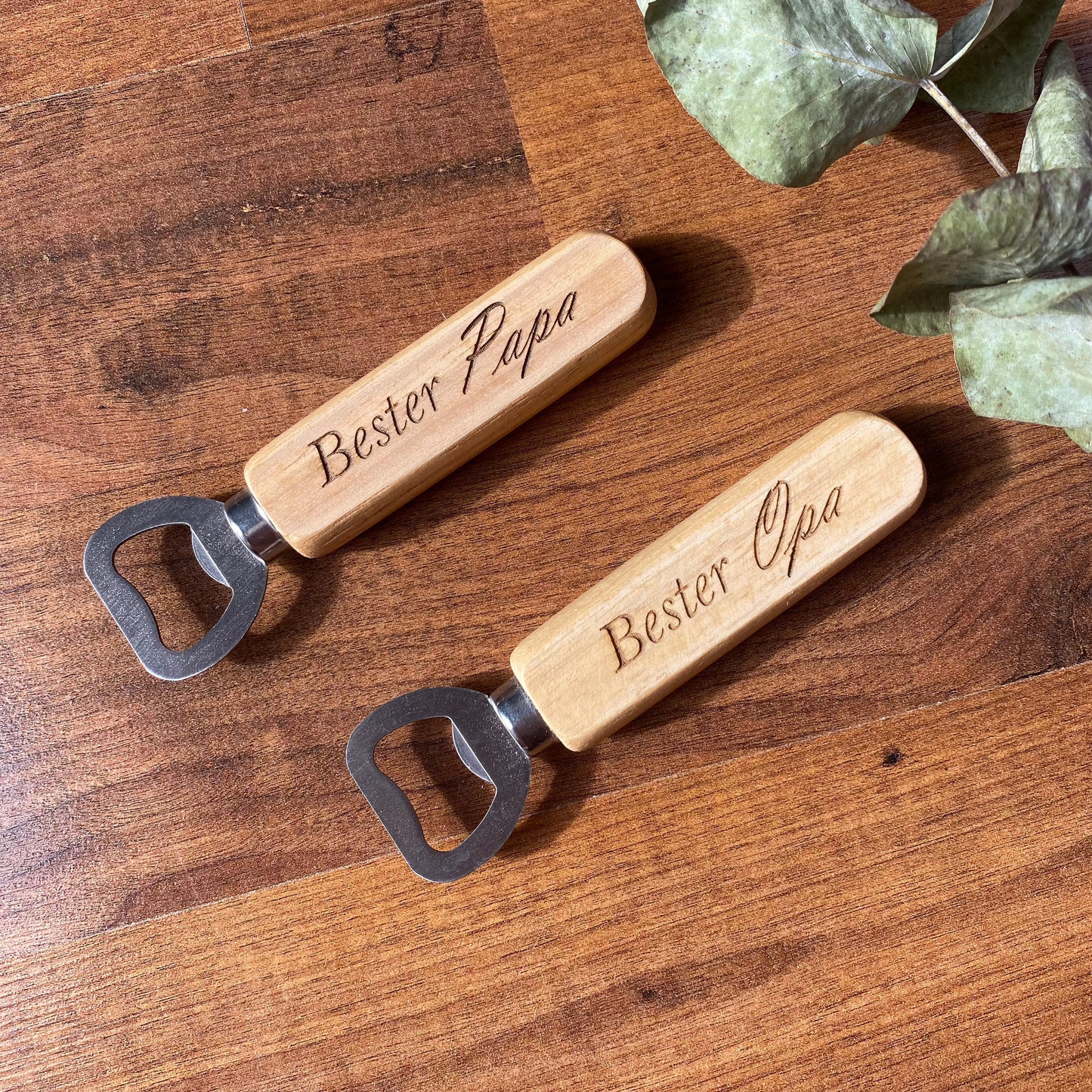 Flaschenöffner aus Holz mit persönlicher Note