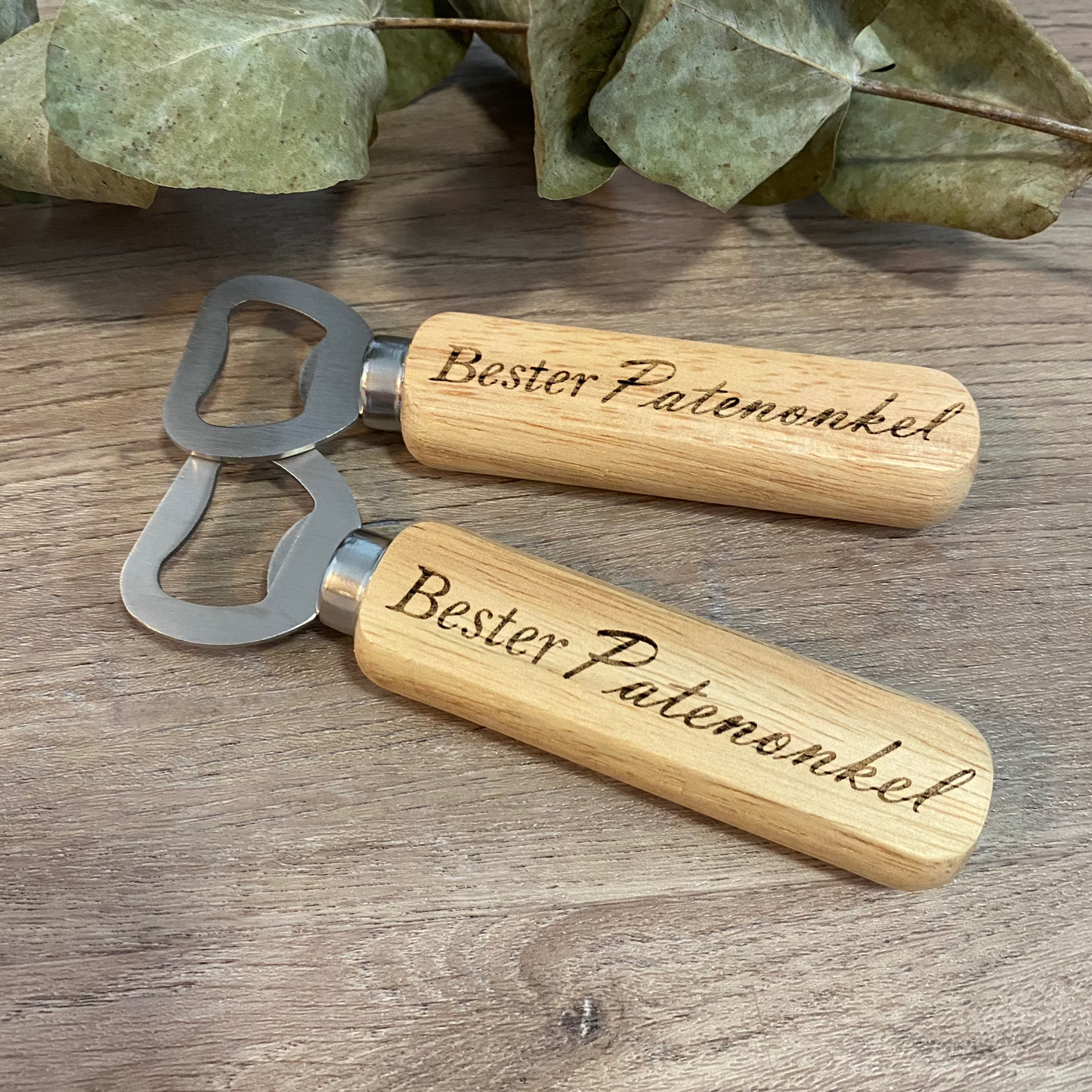 Flaschenöffner aus Holz mit persönlicher Note