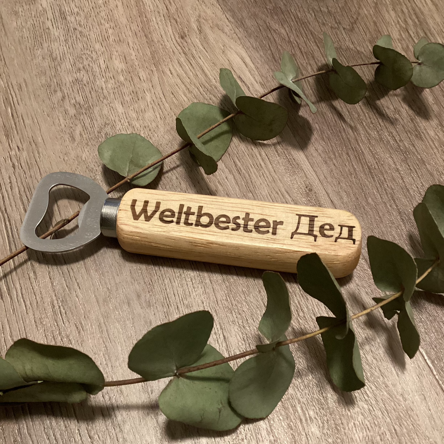 Flaschenöffner aus Holz mit persönlicher Note
