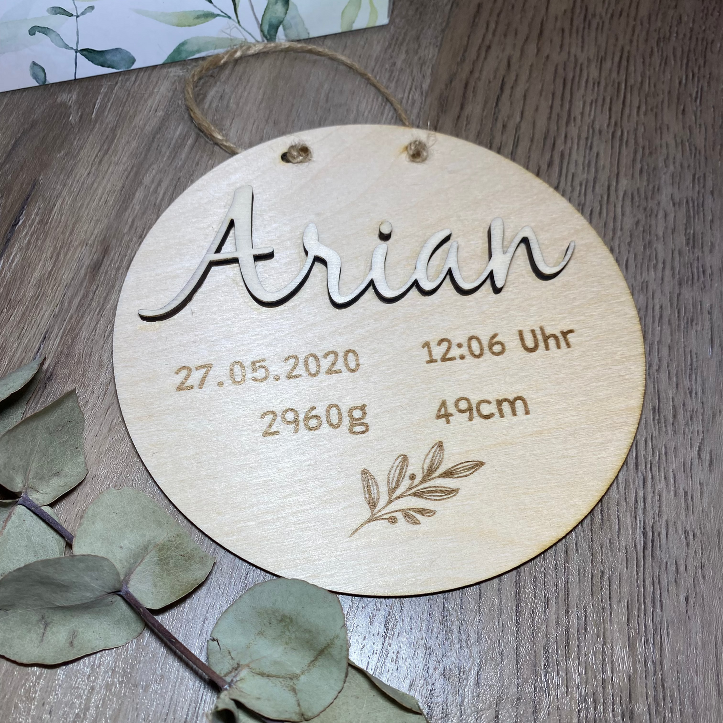 Geburtstafel aus Holz als Geschenk zur Geburt