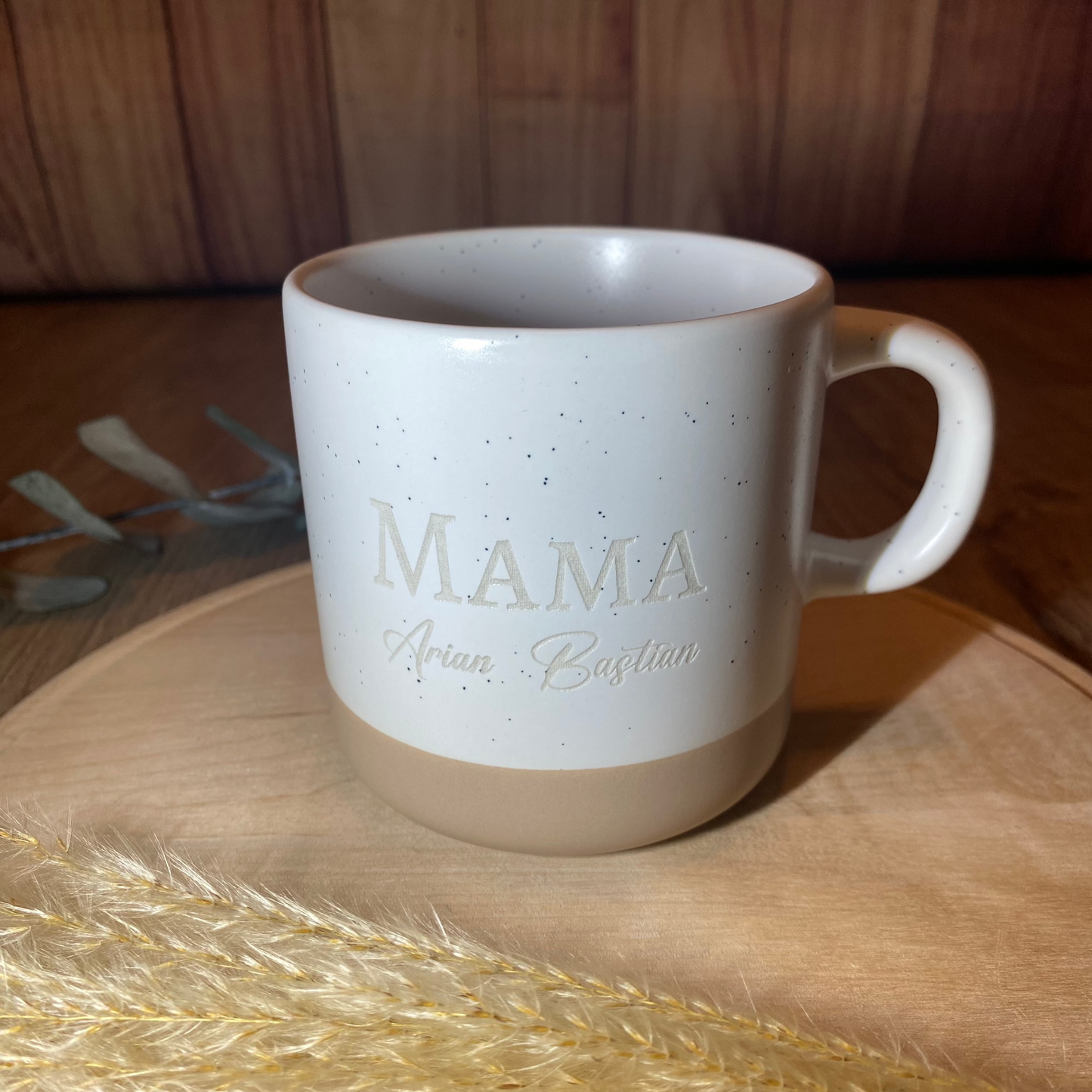 Keramiktasse mit Gravur