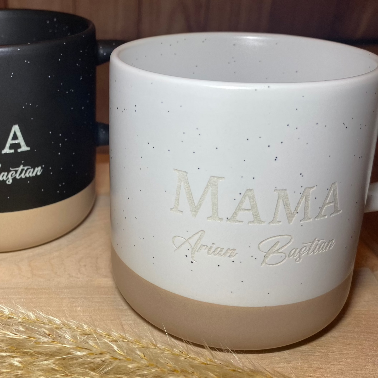 Keramiktasse mit Gravur