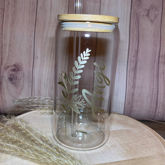 Kaffeebecher für die Mama mit Holzdeckel und Strohhalm