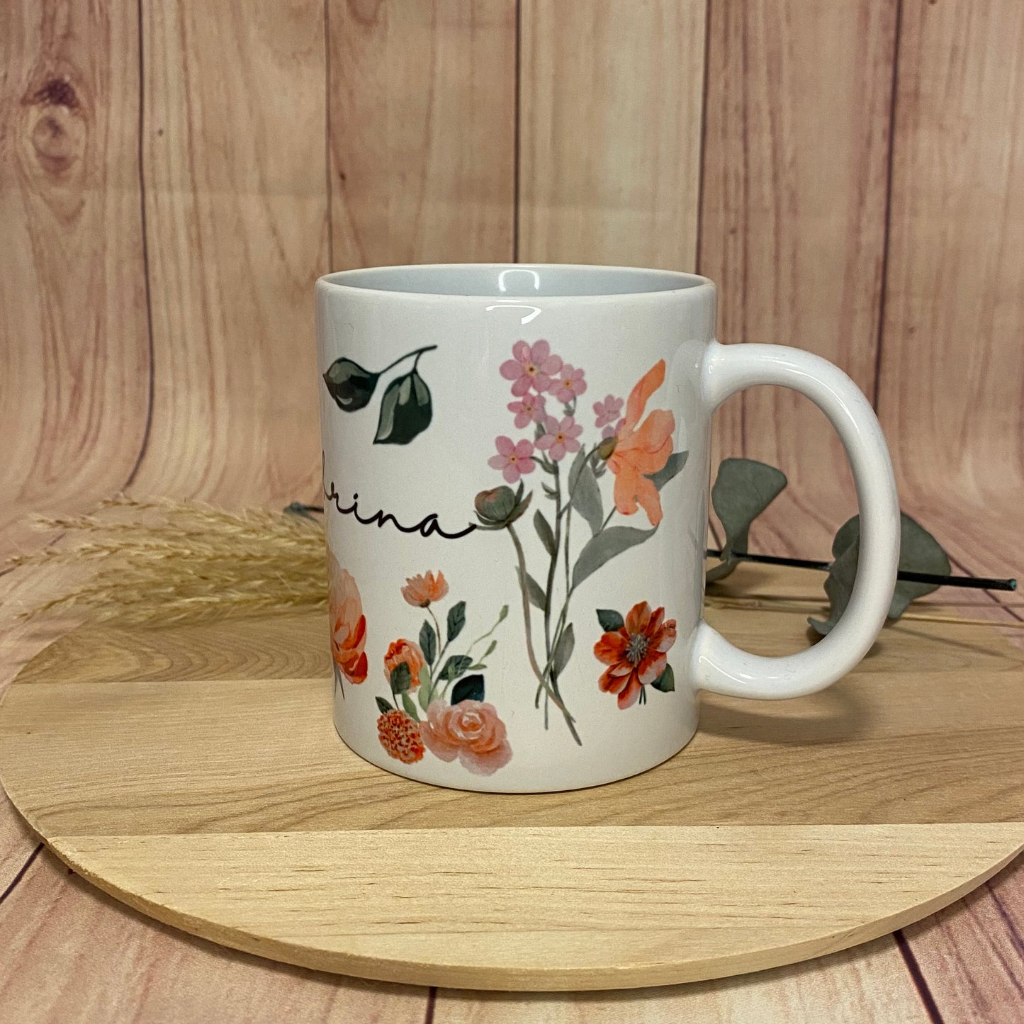 Tasse mit Namen und schönem Blumenmotiv