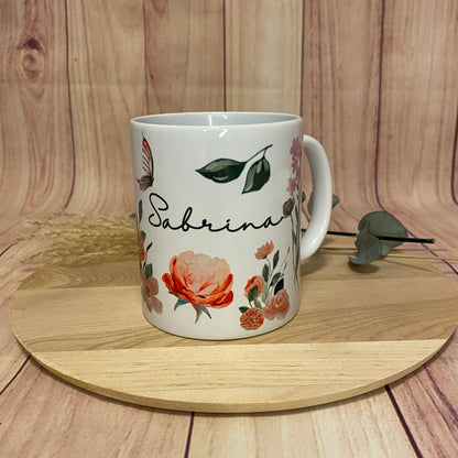 Tasse mit Namen und schönem Blumenmotiv