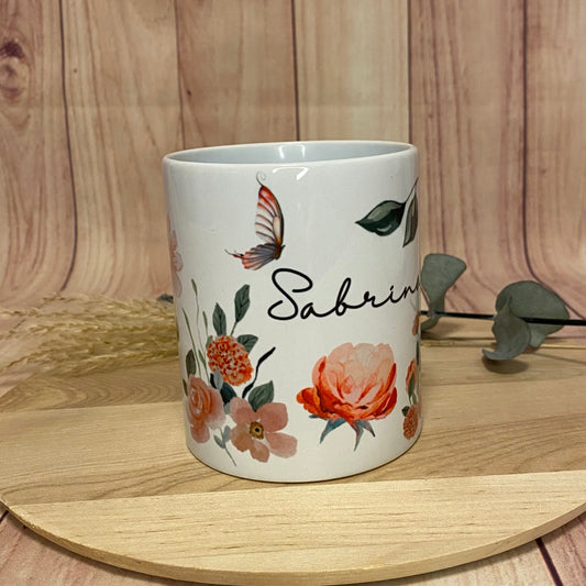 Tasse mit Namen und schönem Blumenmotiv