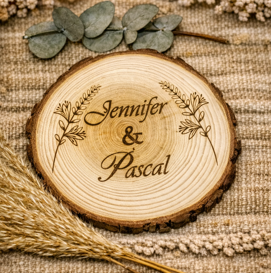 Personalisierte Holzscheibe perfekt als Hochzeitsgeschenk