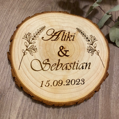 Personalisierte Holzscheibe perfekt als Hochzeitsgeschenk