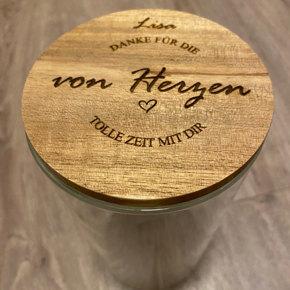 Personalisiertes Vorratsglas mit Holzdeckel. Als Abschiedsgeschenk für Erzieher, Lehrer, Freunde, Familie