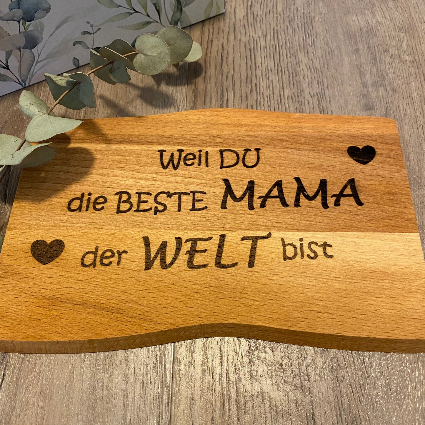 Gewelltes Frühstücksbrettchen aus Buchenholz