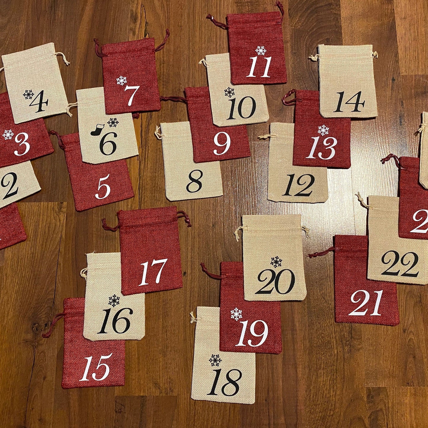 Adventskalender zum selber Befüllen in Rot/Creme