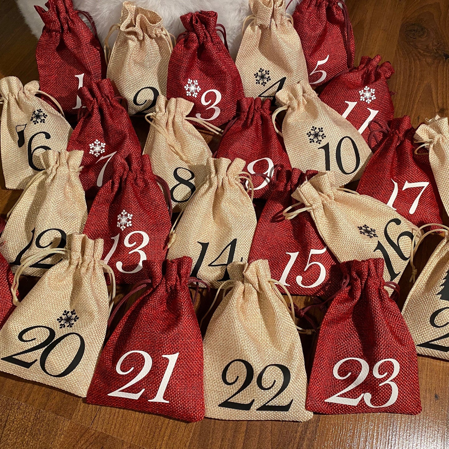 Adventskalender zum selber Befüllen in Rot/Creme